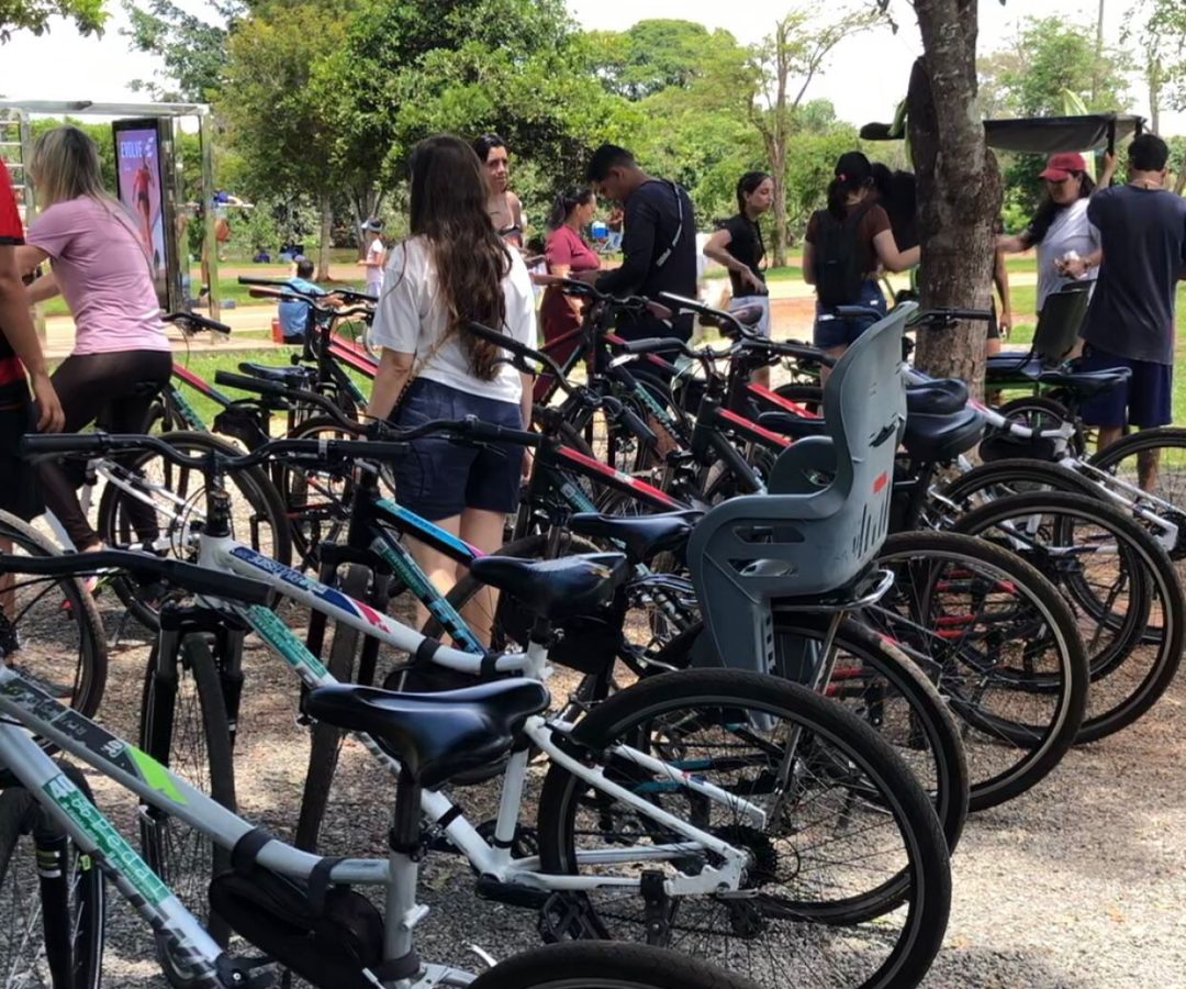 Domingo no Parque: bicicletas e triciclos viram atração em Brasília