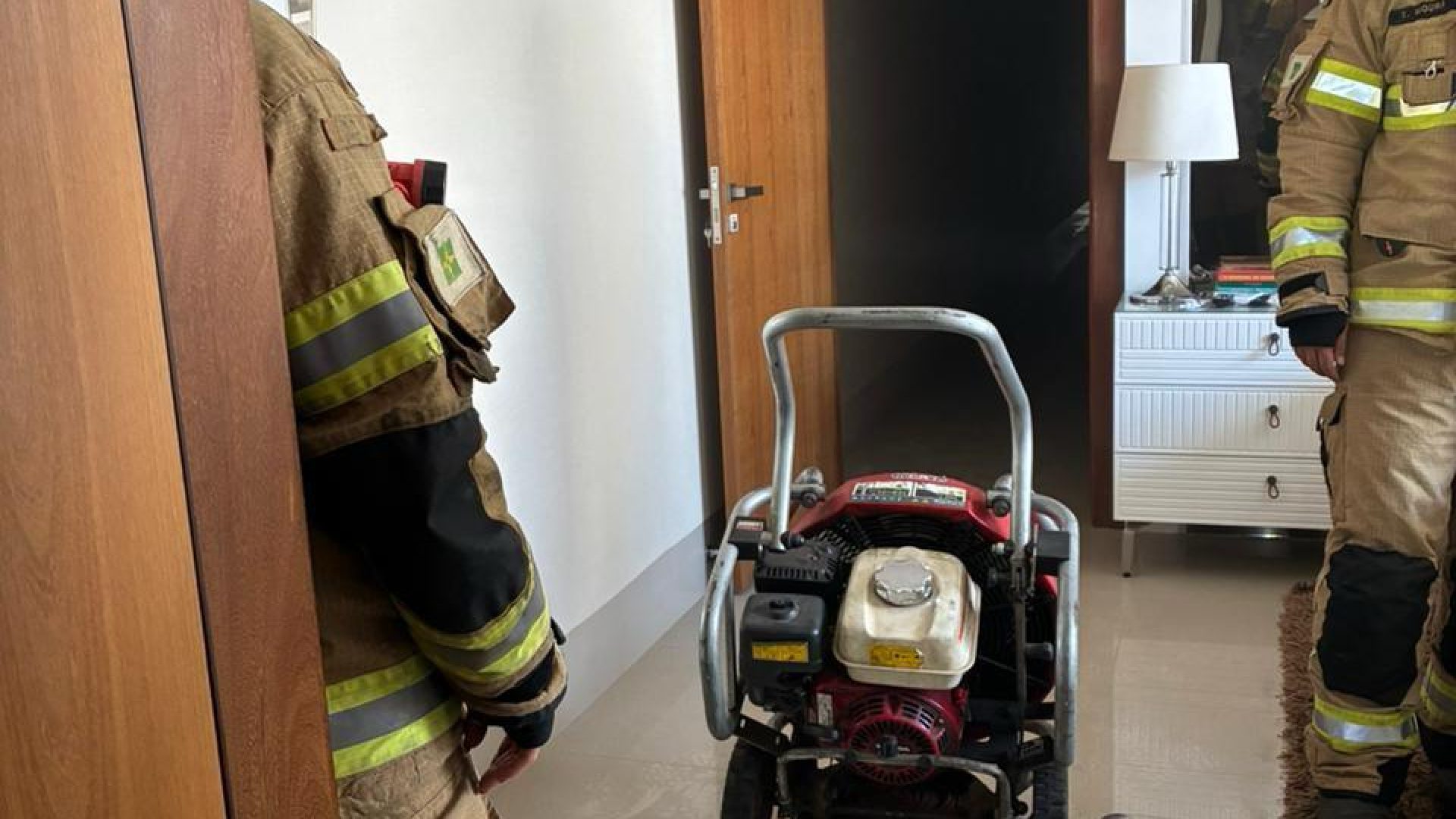 Incêndio em residência mobiliza CBMDF e deixa uma pessoa ferida em Águas Claras