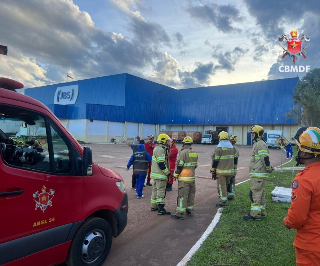 Vazamento de amônia mobiliza CBMDF em fábrica da JBS em Samambaia