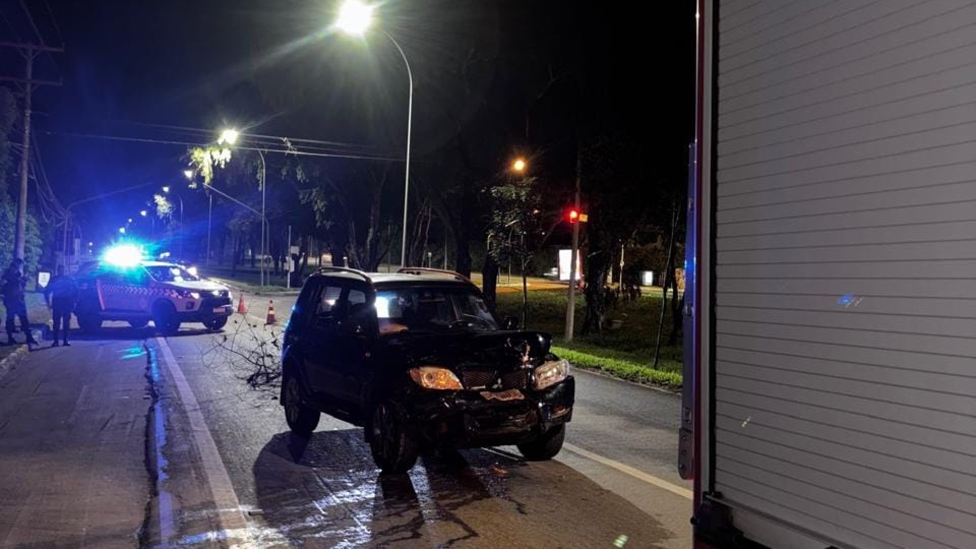 Acidente de trânsito no Lago Sul deixa um ferido