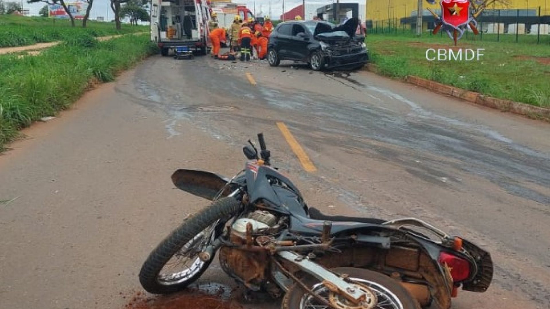 Motociclista fica ferido após colisão na marginal da BR-040, em Santa Maria