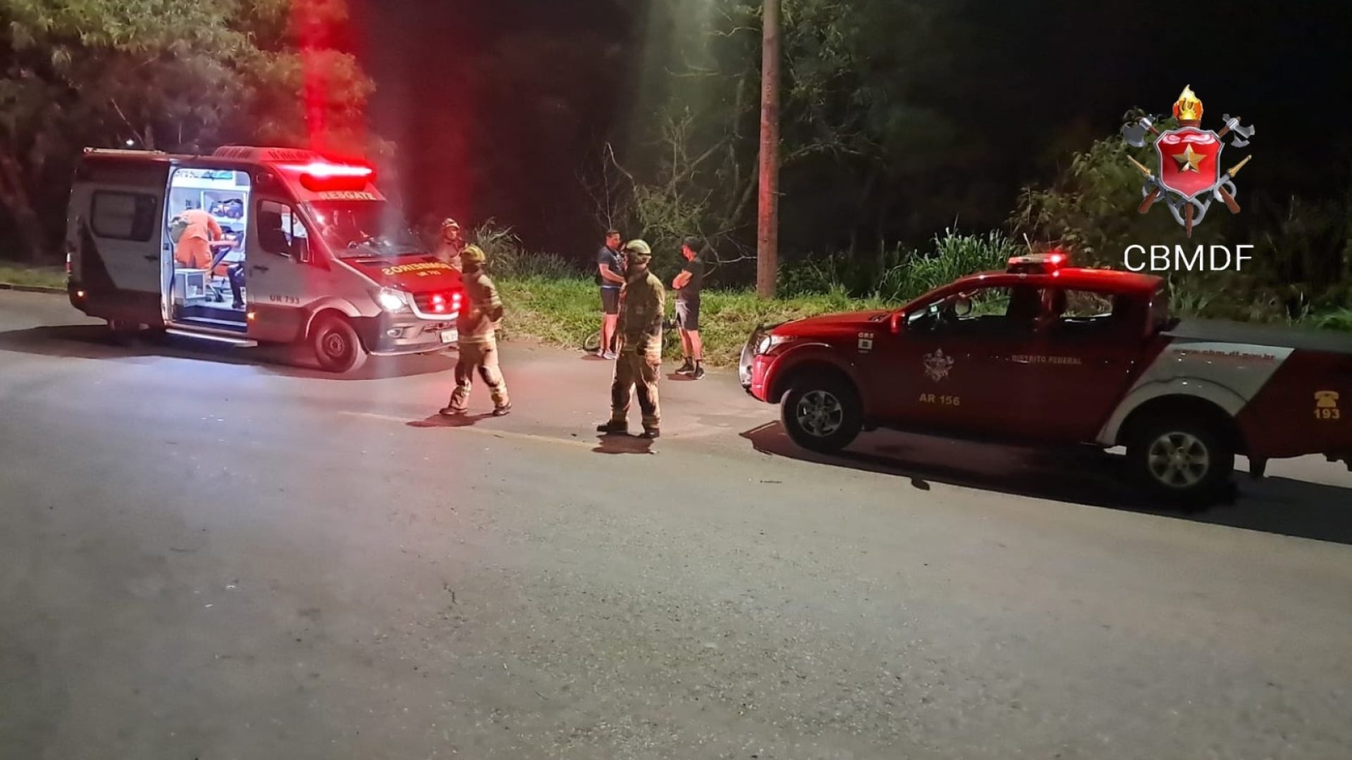 Ciclista pré-adolescente fica ferido após colisão com caminhonete no Gama