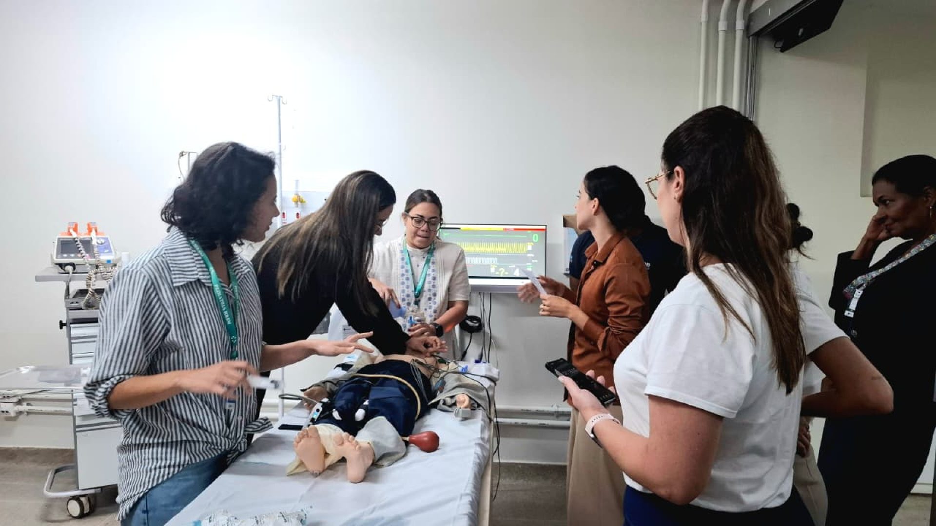 Capacitação prepara equipes pediátricas do Hospital de Santa Maria para casos graves