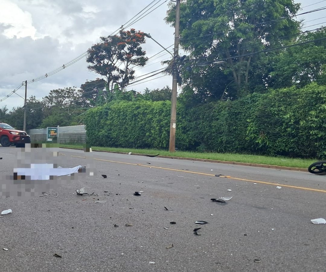 Acidente no Lago Sul deixa uma pessoa morta e outra ferida
