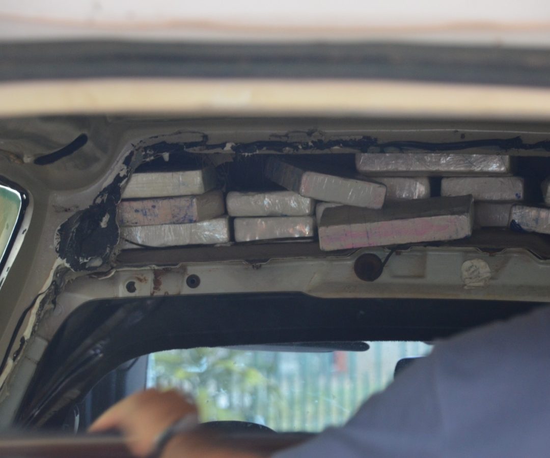 PF apreende 40 kg de cocaína e intercepta droga transportada em carro funerário