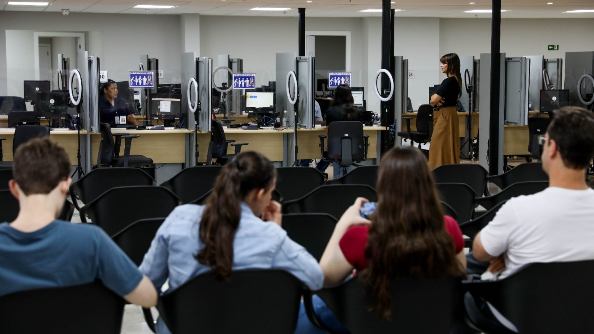 TRE-DF inicia mutirões aos sábados para regularizar títulos eleitorais