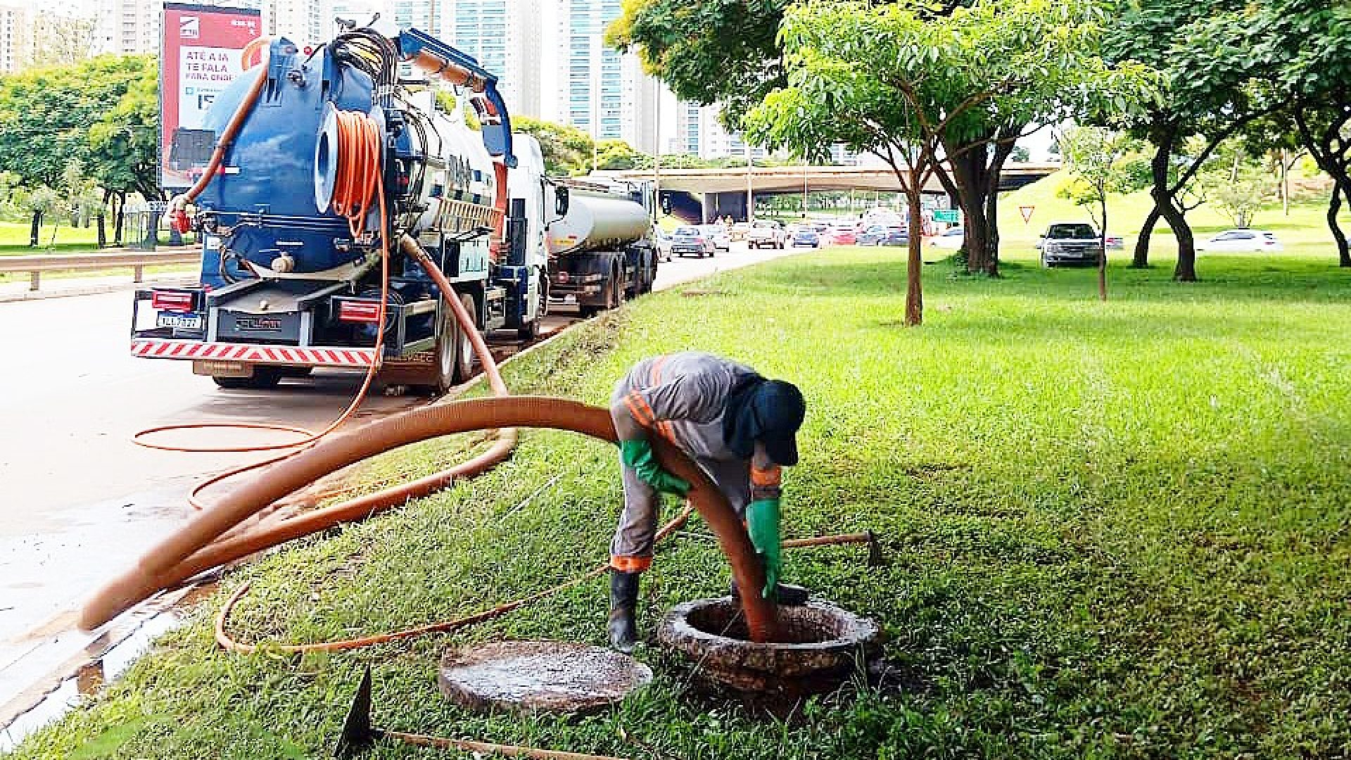 Novacap acelera limpeza de drenagens em Taguatinga após chuvas