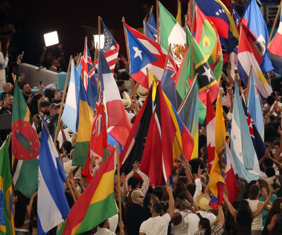 Super Bowl vira manifesto multicultural com show de Bad Bunny