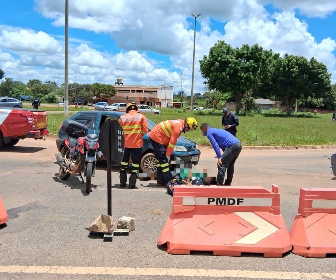 Motociclista é socorrido após colisão com carro em Planaltina