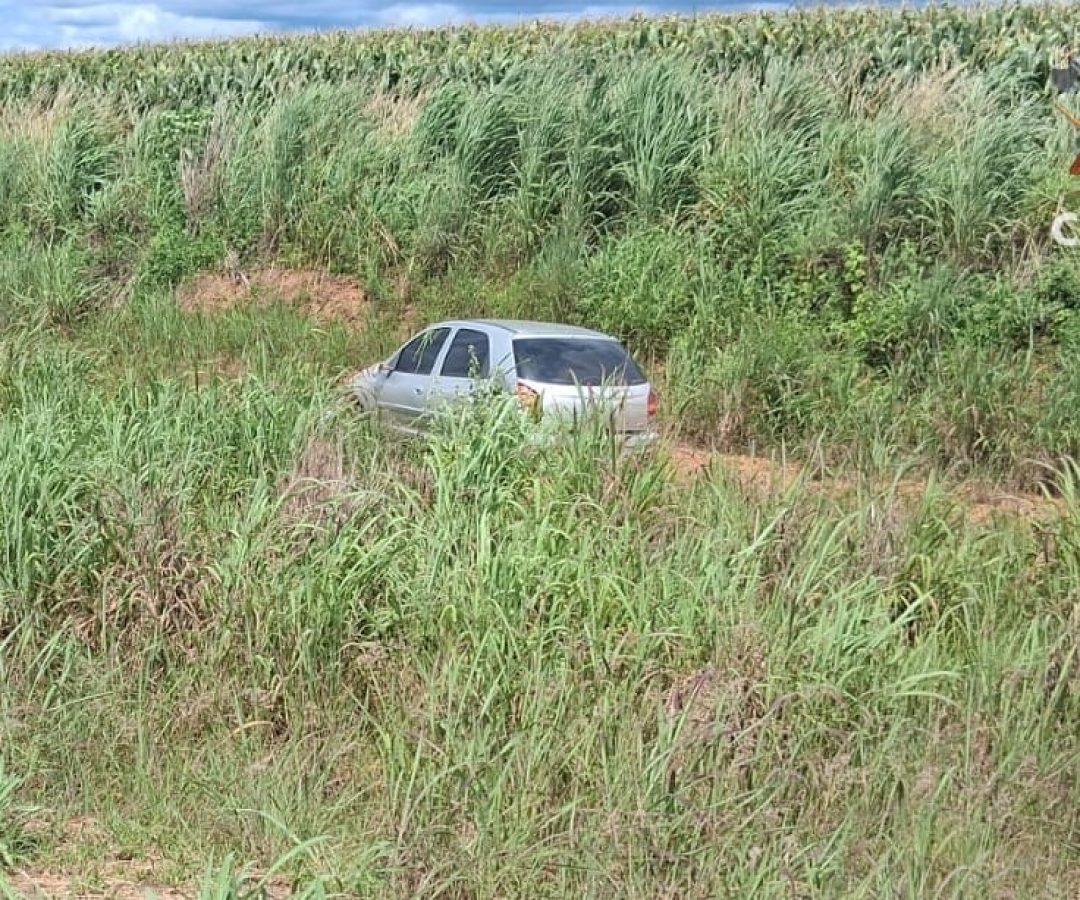 Motorista fica ferida após capotamento em São Sebastião