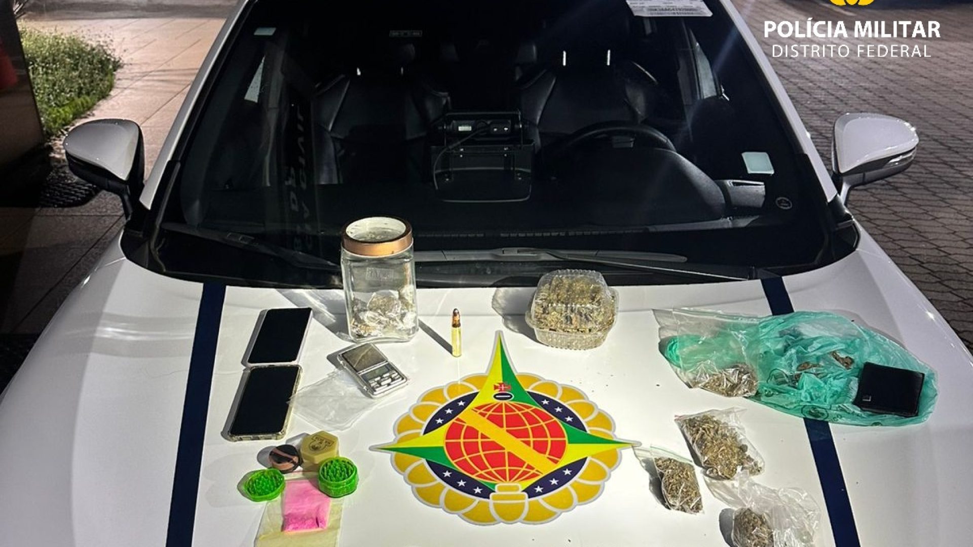 Criança de dois anos é encontrada sozinha em apartamento com droga exposta em Vicente Pires