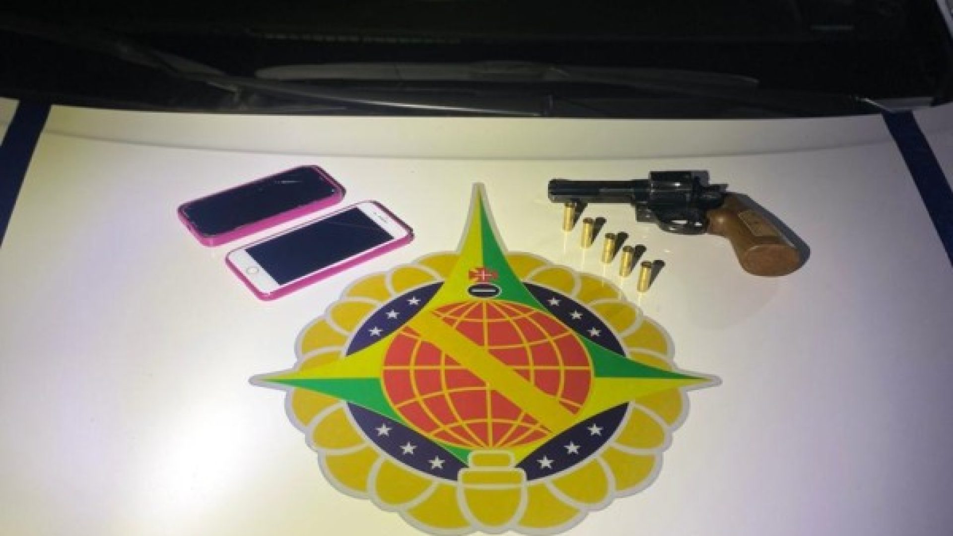 Disparos em frente a boate terminam com prisão após perseguição em Santa Maria