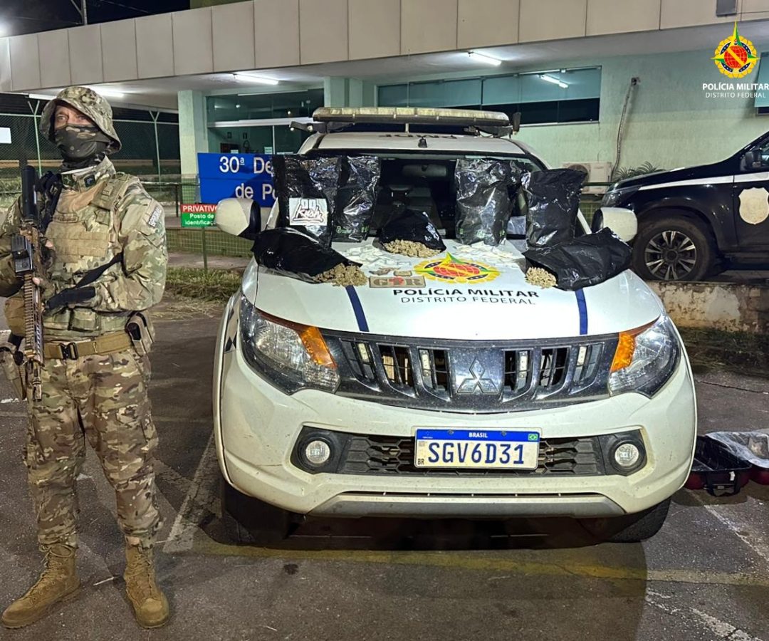 Ônibus é interceptado e passageiro acaba preso com grande carga de drogas na divisa do DF