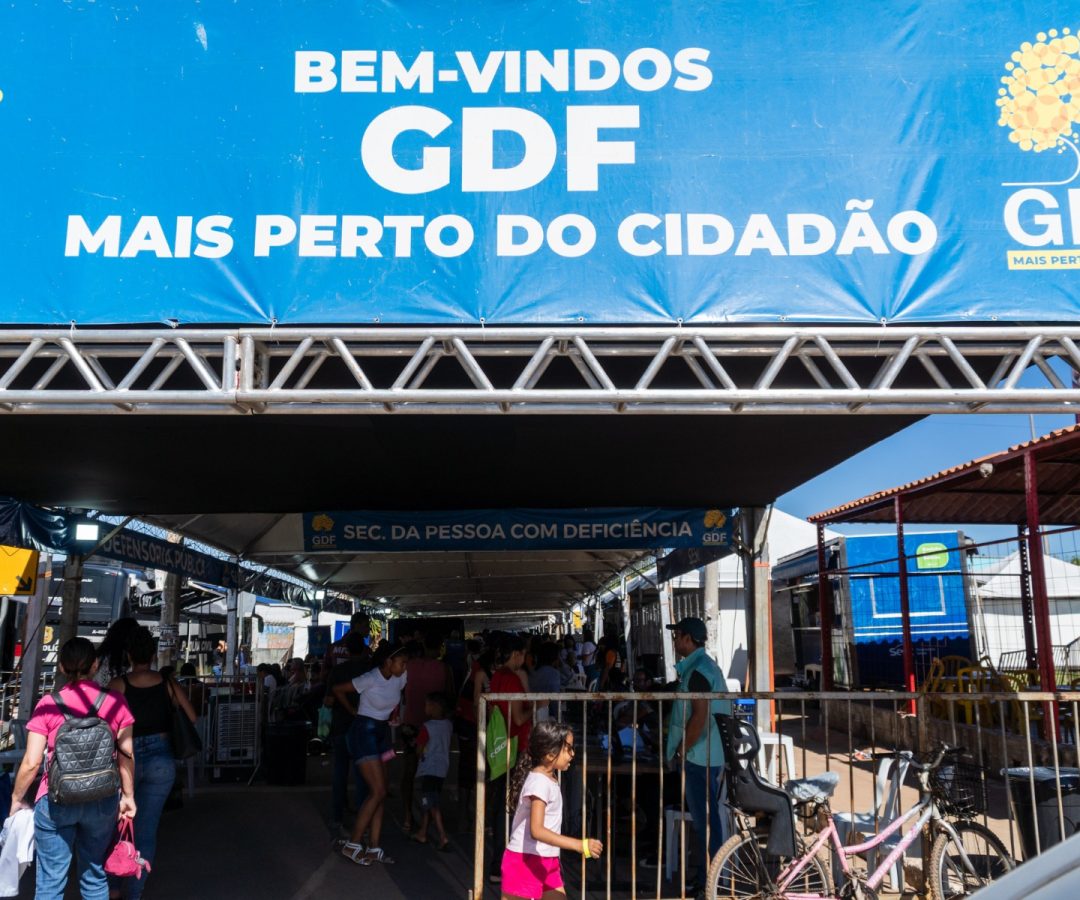 GDF Mais Perto do Cidadão atende 4 mil na Estrutural com serviços e lazer