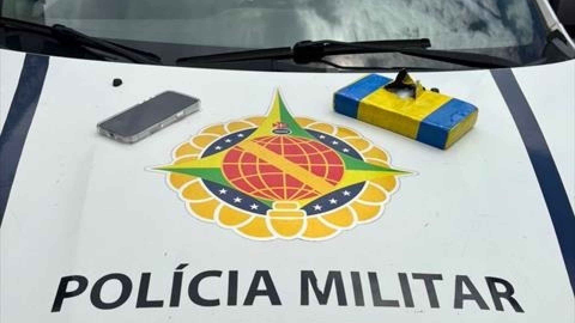 Homem é preso com tablete de cocaína após perseguição em Ceilândia