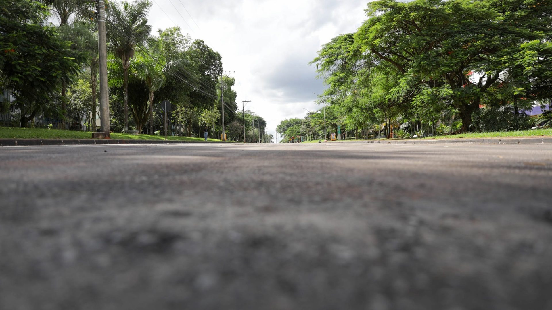Novacap conclui recapeamento de trecho da Quarta Avenida no Sudoeste