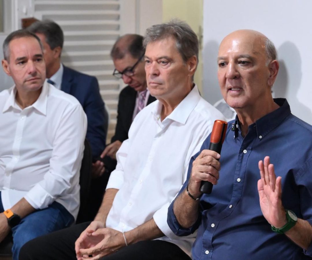 Avante anuncia embarque na candidatura de Arruda (PSD)
