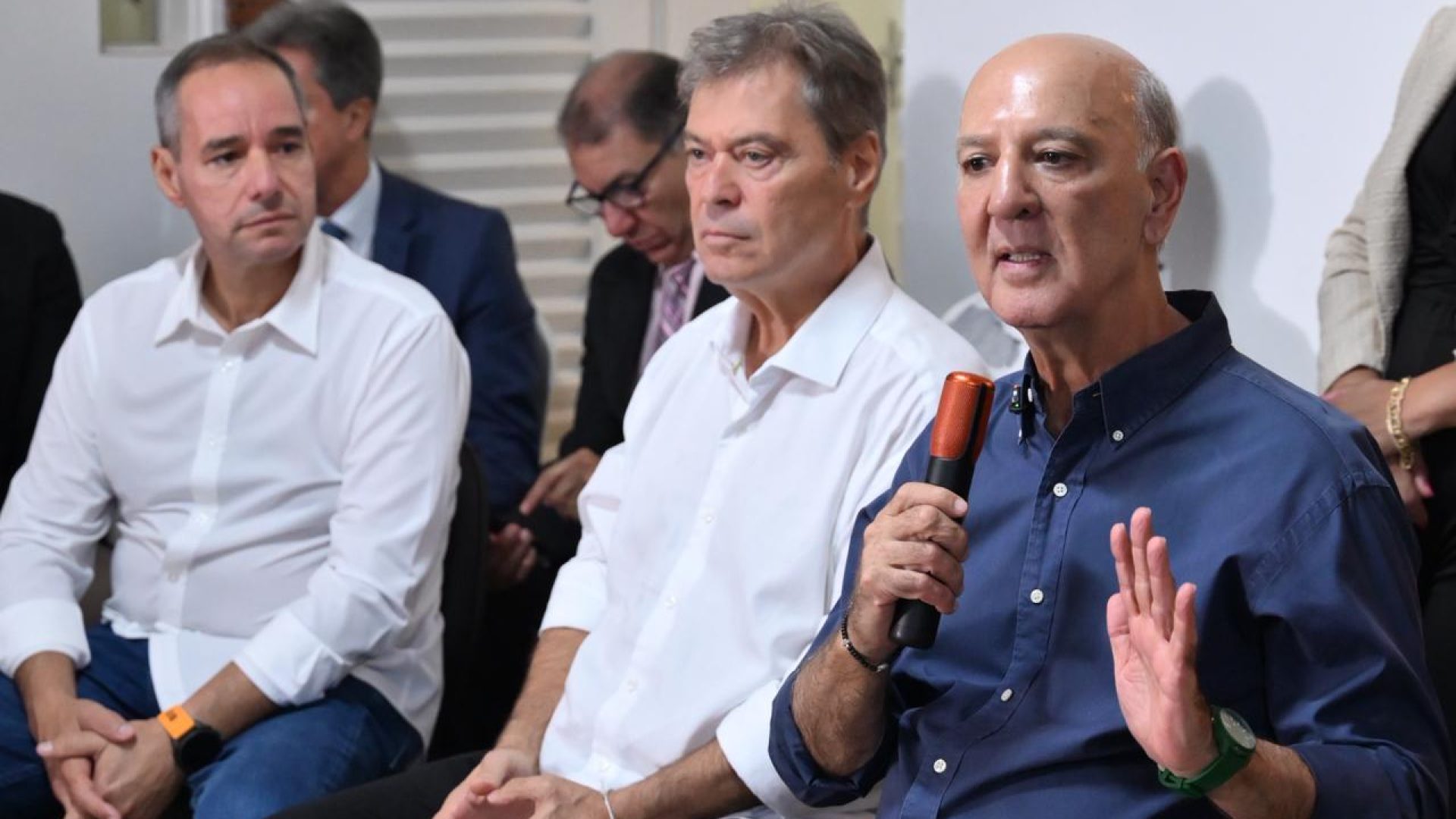 Avante anuncia embarque na candidatura de Arruda (PSD)