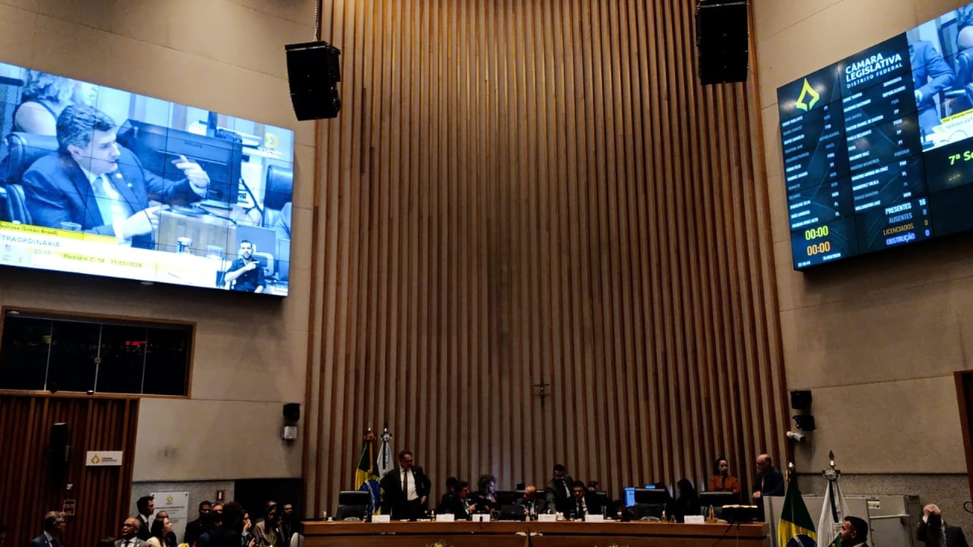 CLDF aprova projeto do Detran após espera de quatro horas