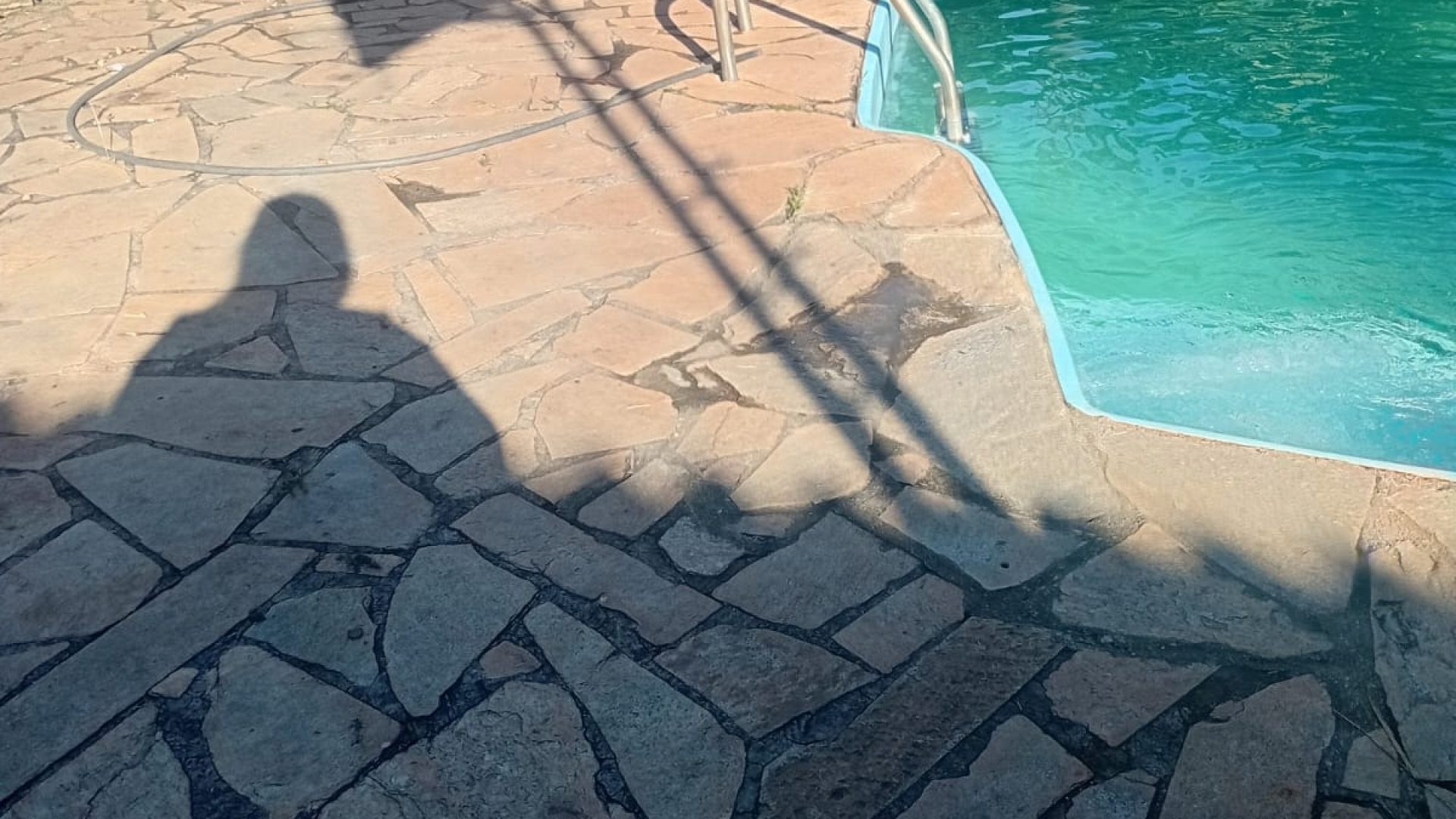 Mulher é reanimada após se afogar em piscina no Jardim Botânico