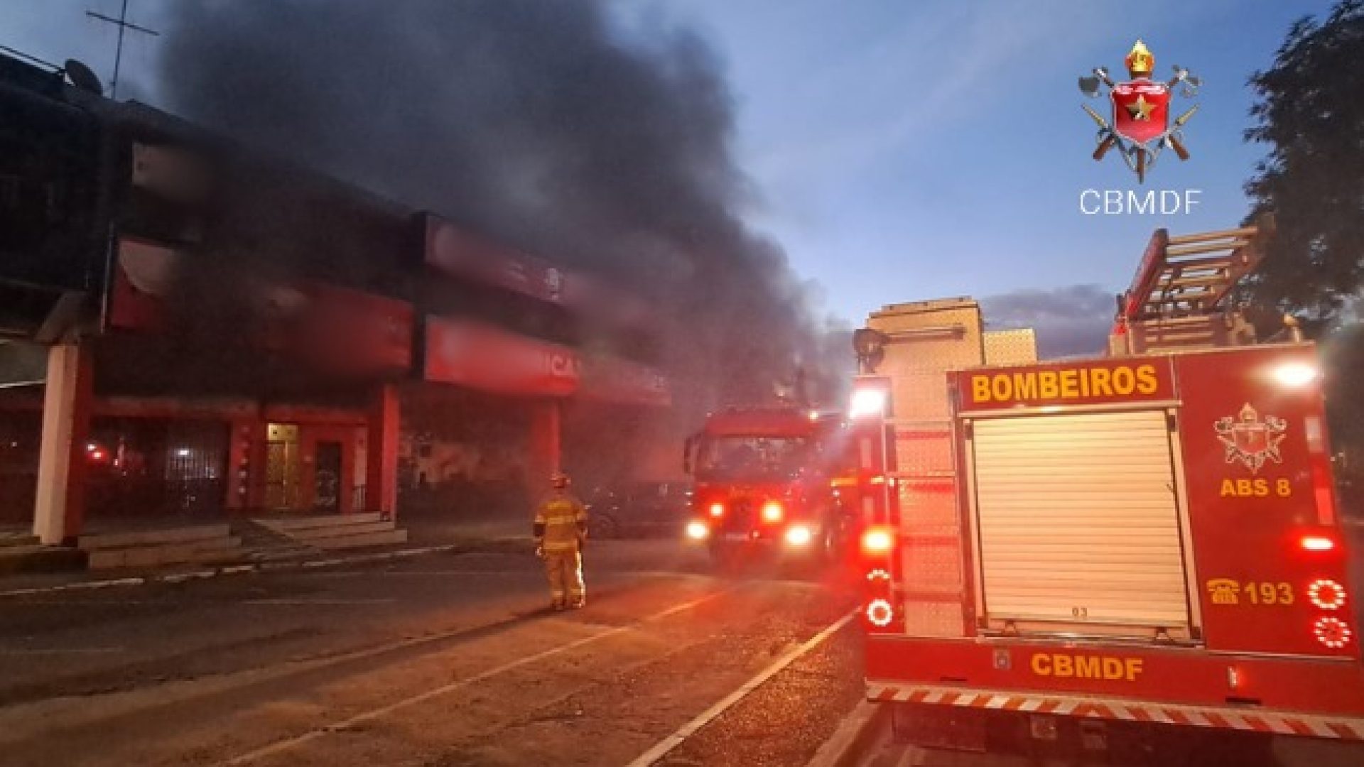 Incêndio atinge loja de eletrônicos na Asa Norte