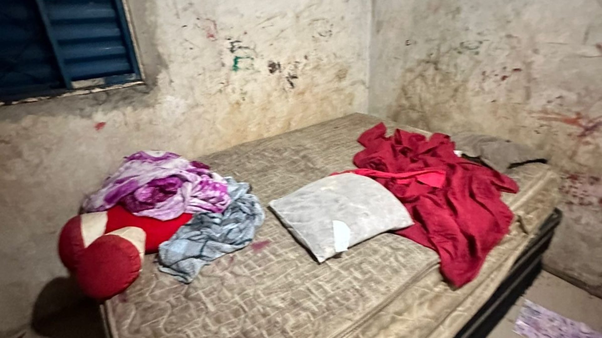 Infância em risco: PM e Conselho Tutelar agem após flagrante de negligência contra crianças