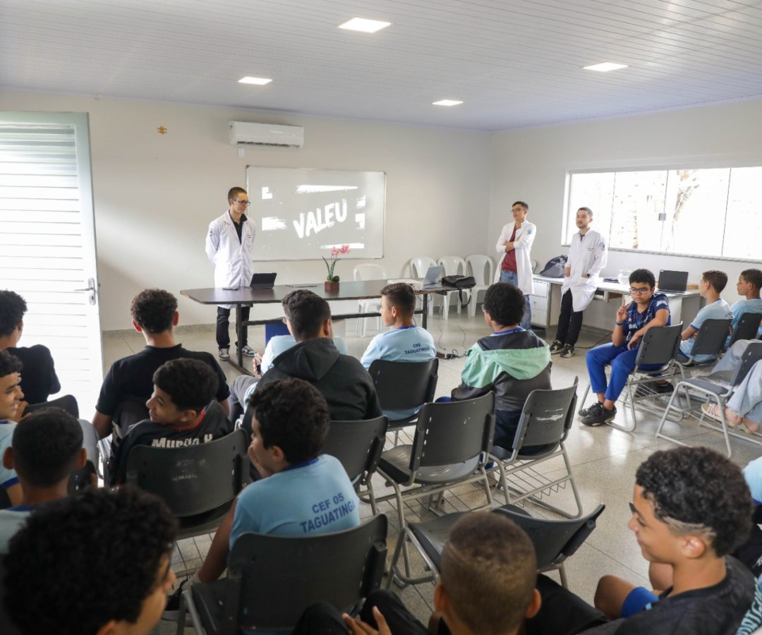 Programa Saúde na Escola promove ações de vacinação e palestras em Taguatinga