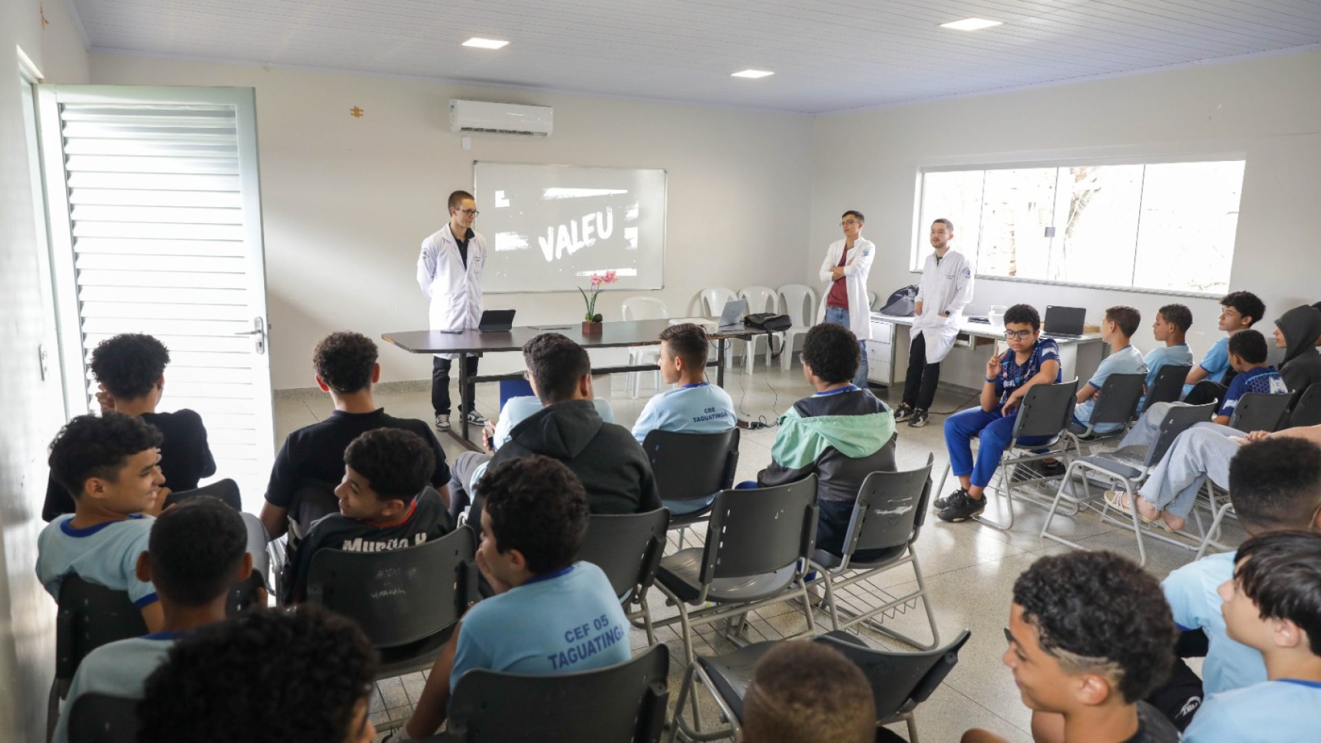 Programa Saúde na Escola promove ações de vacinação e palestras em Taguatinga