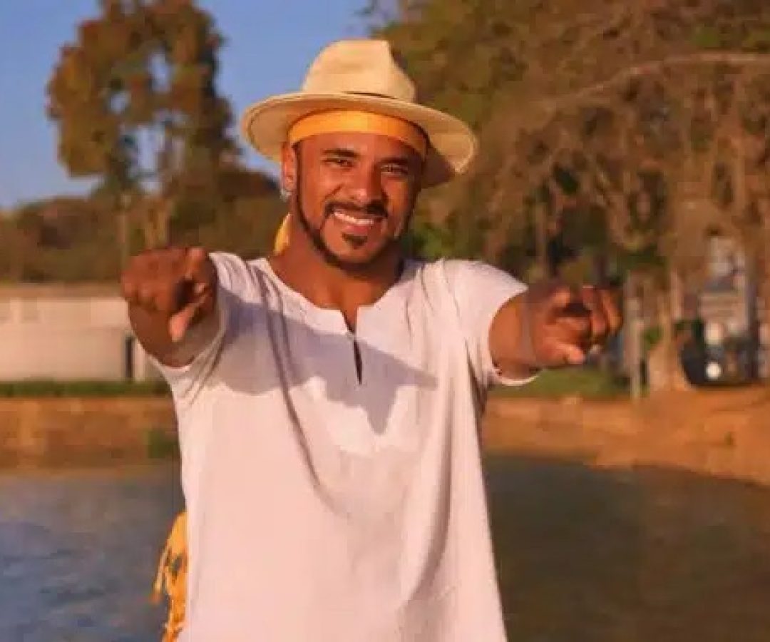 Vander Lee é celebrado em show no Clube do Choro