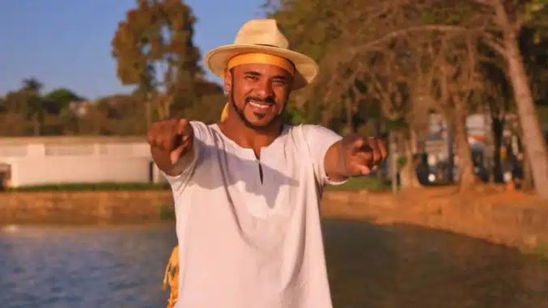 Vander Lee é celebrado em show no Clube do Choro