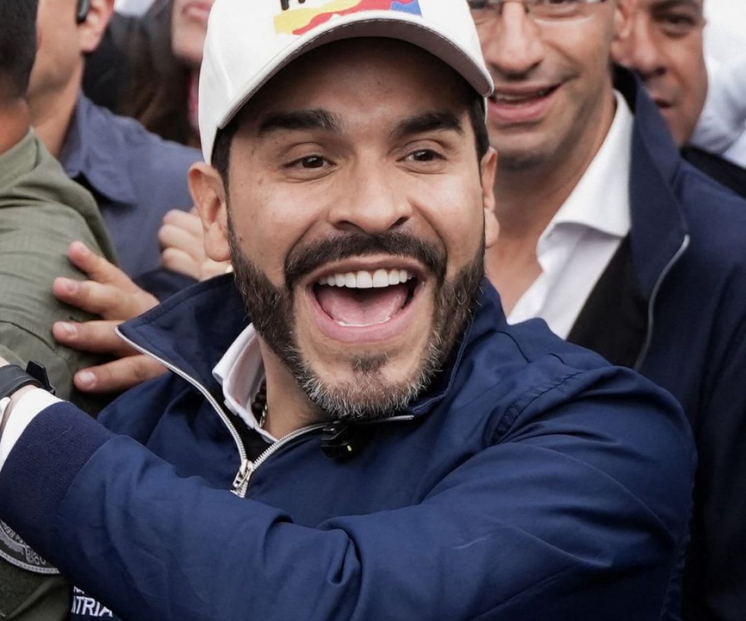 Candidato de direita La Espriella vence disputa acirrada na Colômbia
