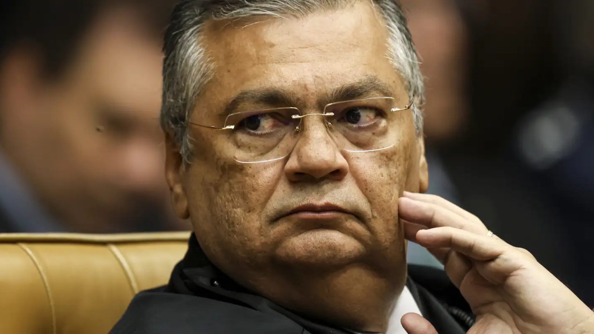 Dino diz ter sido ameaçado de morte por funcionária de companhia aérea