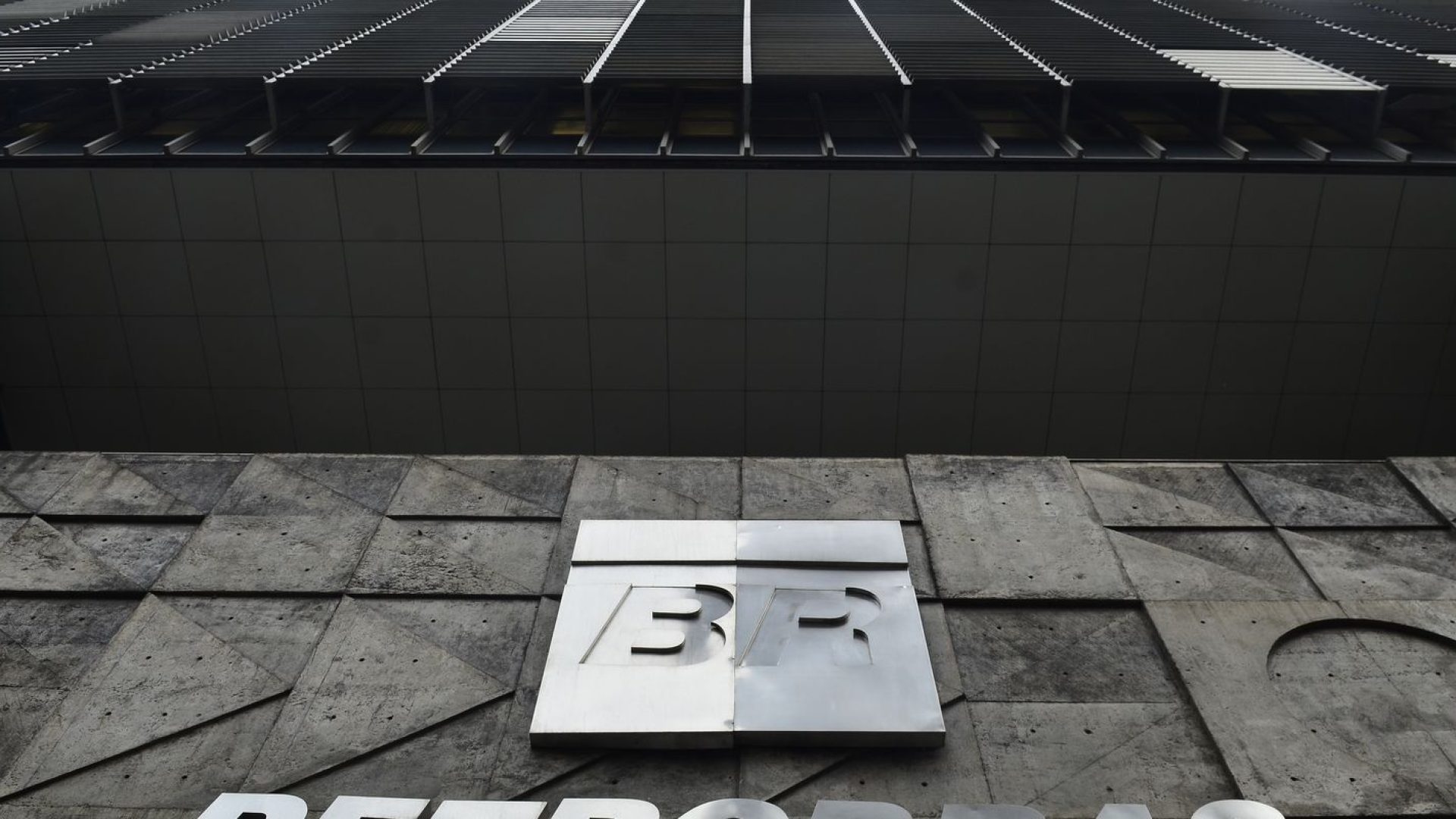 Petrobras compra 42,5% de bloco de exploração de petróleo na Namíbia