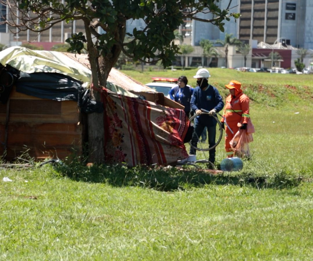 Ação de acolhimento à população em situação de rua ocorre no Plano Piloto nesta 6ª-feira (26)