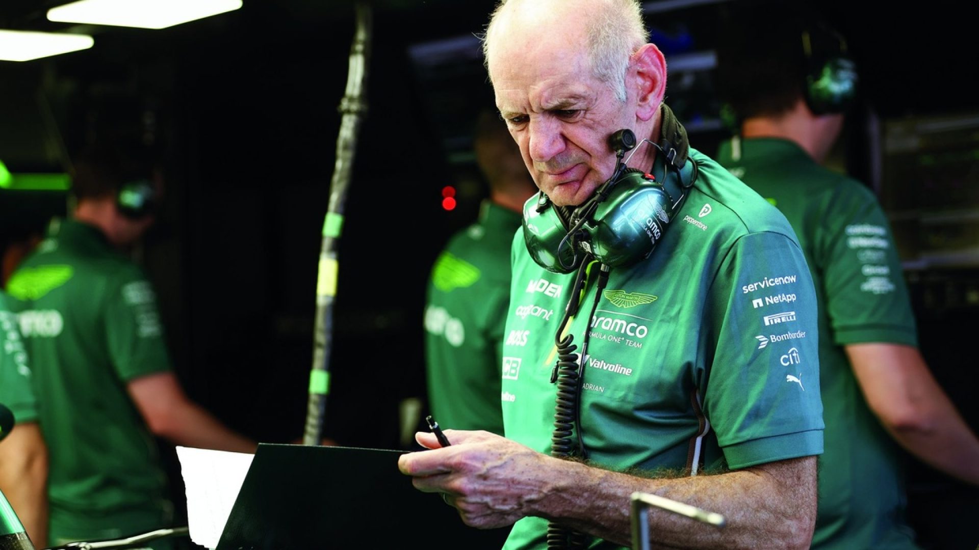 Problema com dados atrasa projeto da Aston Martin para 2026