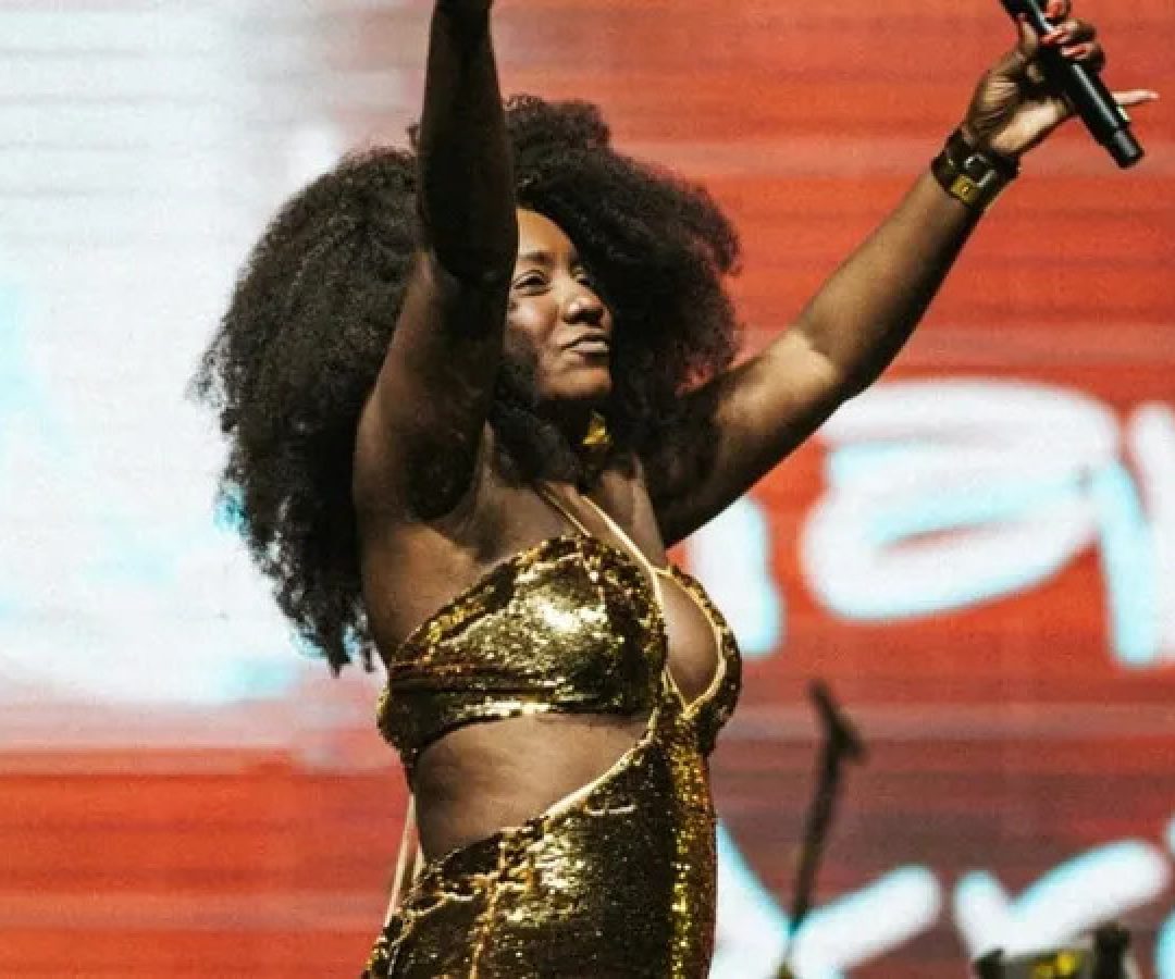 Morre a sambista Adriana Araújo, aos 49 anos