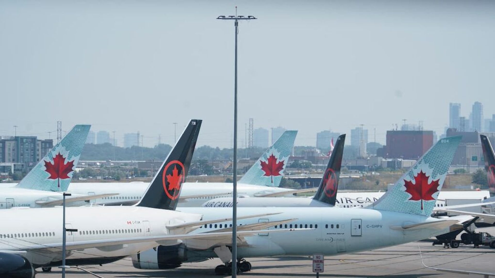 afp-20250816-69pw994-v1-highres-canadaaviationlabour-2.jpg