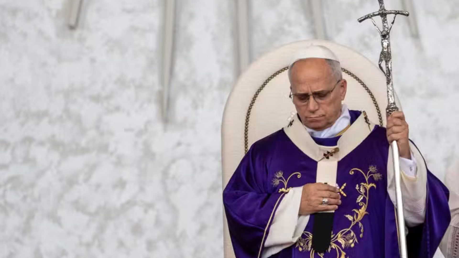 afp-20251202-86tj44m-v5-midres-topshotlebanonvaticanreligionpope.jpg