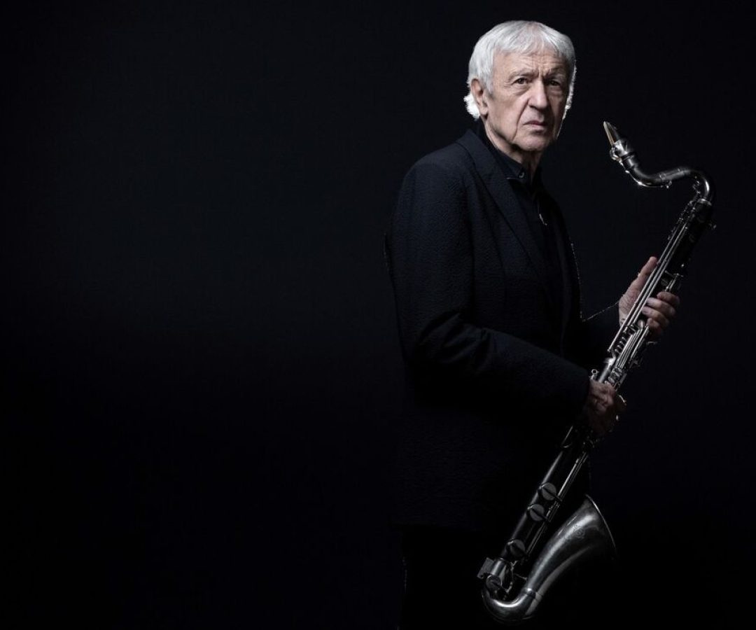 Morre Michel Portal, referência do jazz e da música contemporânea, aos 90 anos