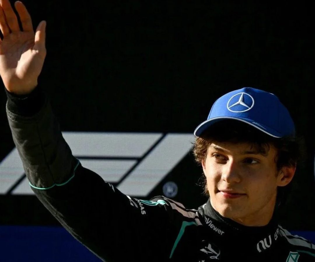 Kimi Antonelli conquista pole no Grande Prêmio do Reino Unido