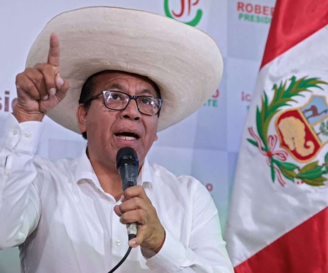 afp-20260425-a8ye6mj-v1-midres-peruelectionpresser-1.jpg