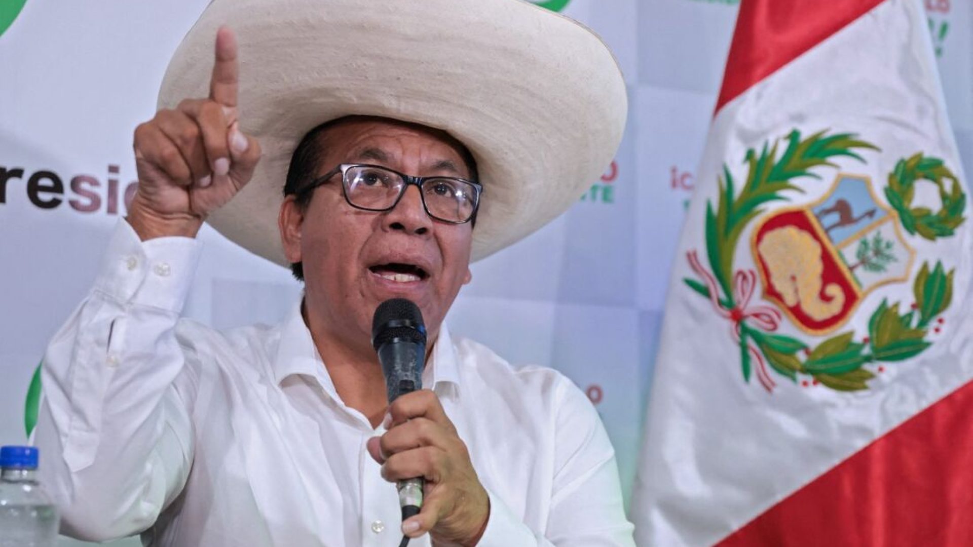 afp-20260425-a8ye6mj-v1-midres-peruelectionpresser-1.jpg