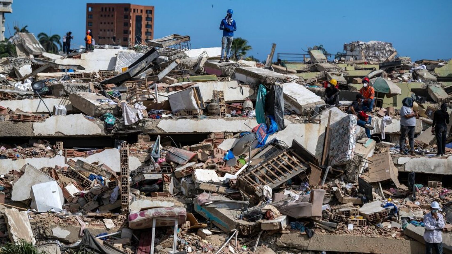afp-20260628-b8lc2br-v2-midres-topshotvenezuelaearthquake.jpg