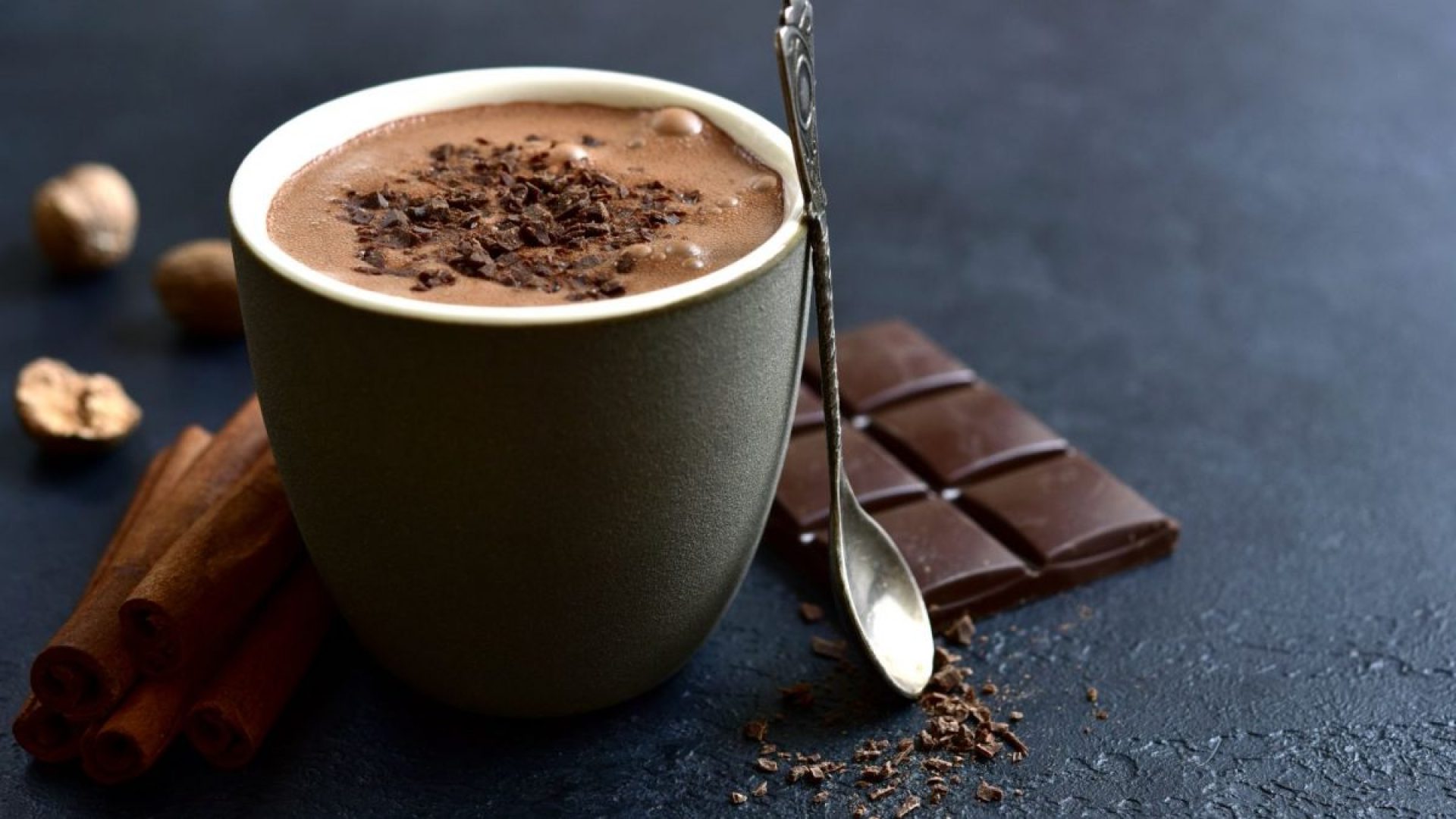 um atinge novo pico em cinco meses e meio; o outro salta 5%