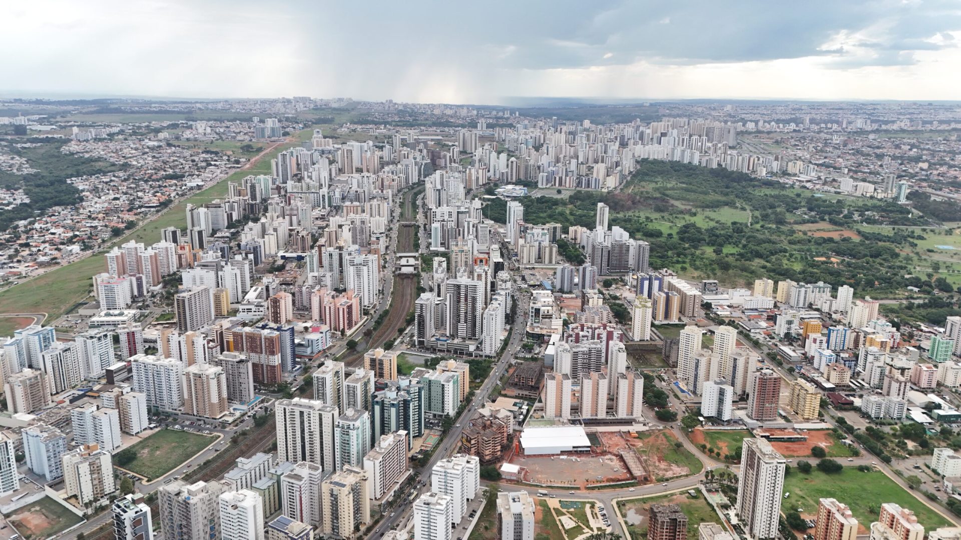 Salão do Imóvel Ademi 2025 apresenta mais de 3 mil ofertas residenciais e comerciais a partir desta quinta (20)
