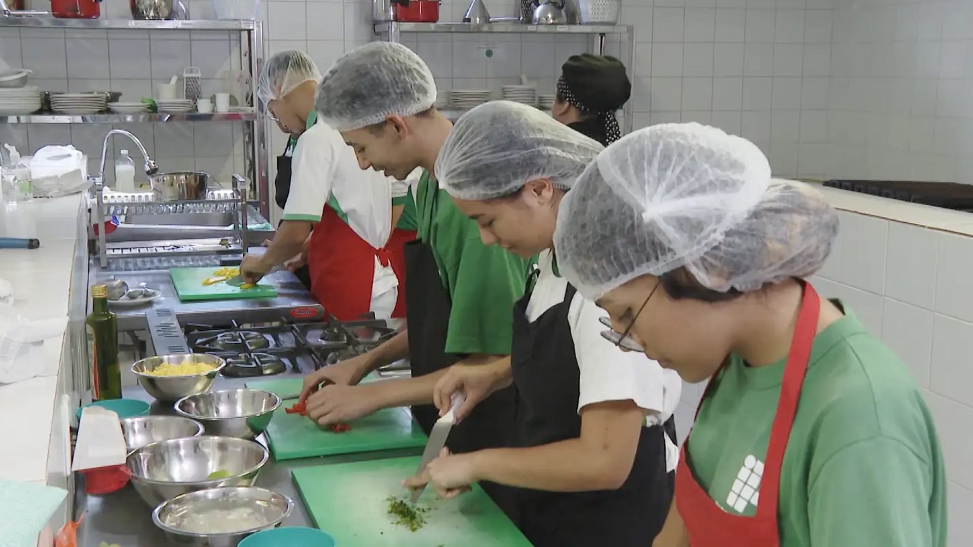 Desemprego até maio cai para 5,6%, o menor já registrado no período