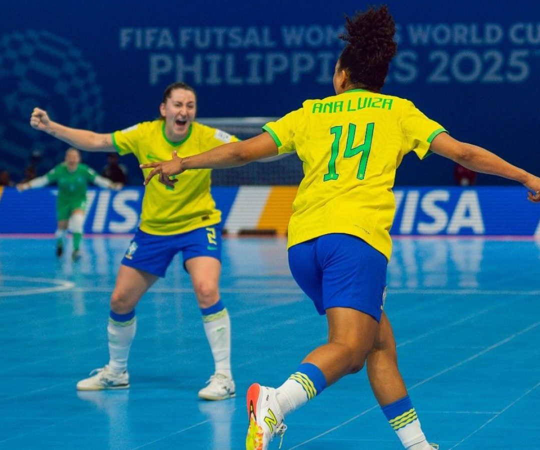 Brasil goleia Irã na estreia da Copa do Mundo de futsal feminino