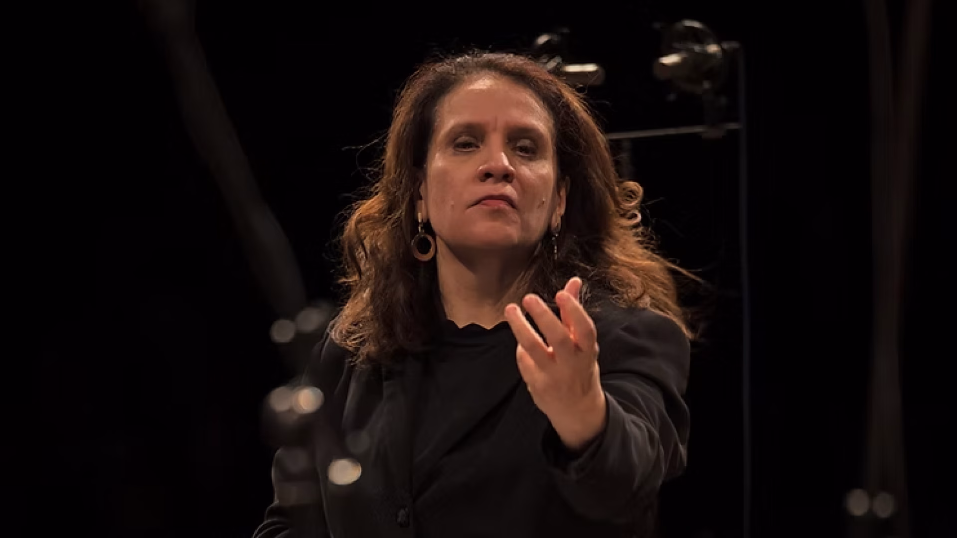 Brasileira é primeira mulher a assumir orquestra alemã em 130 anos de história