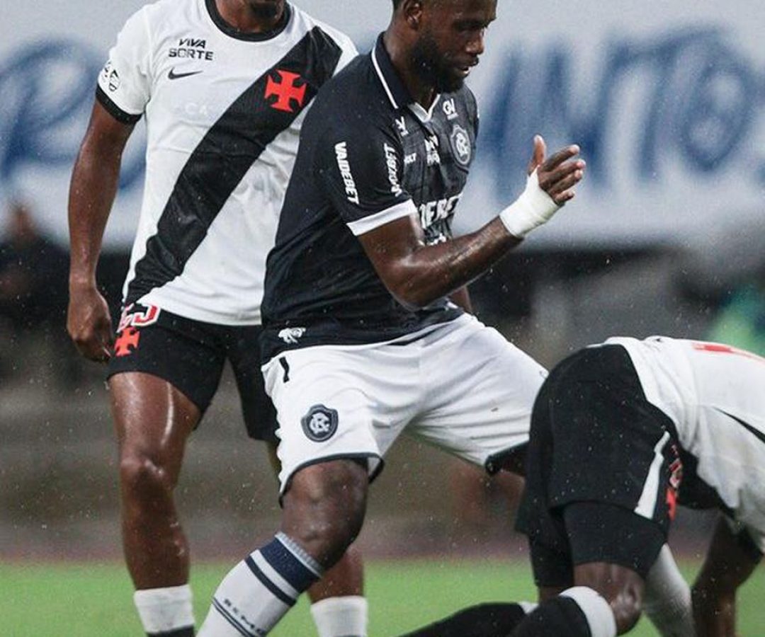 Após atraso devido à chuva, Remo e Vasco empatam pelo Brasileirão