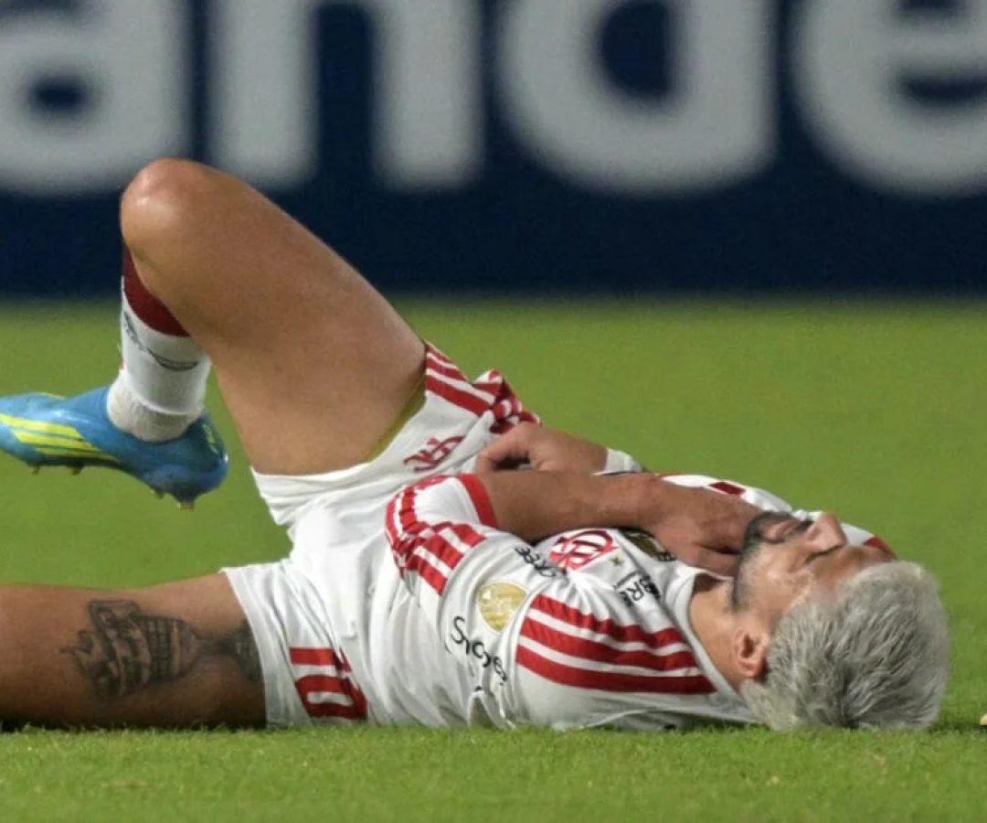 Arrascaeta recebe alta após cirurgia e inicia recuperação no Flamengo
